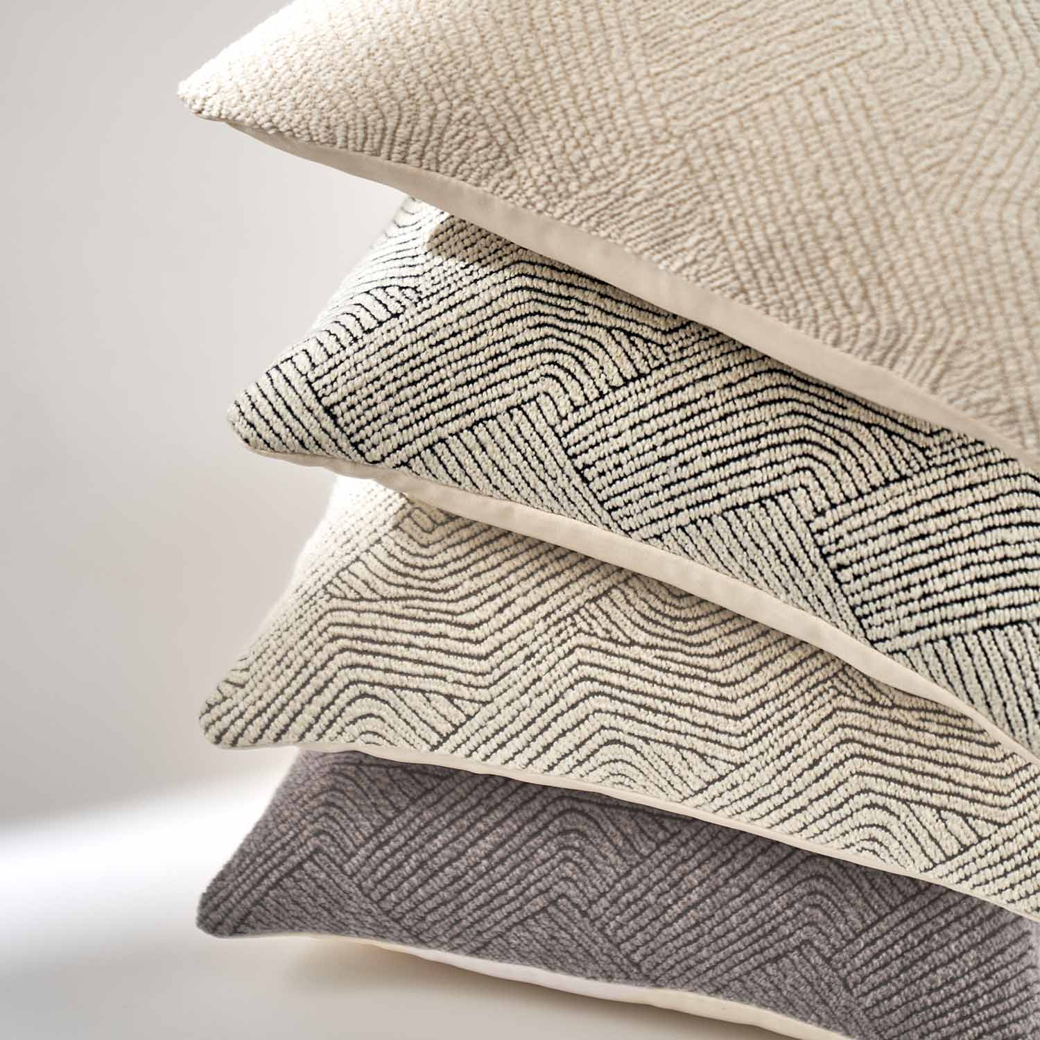 Erice Patterned Wool Pillow Cover-