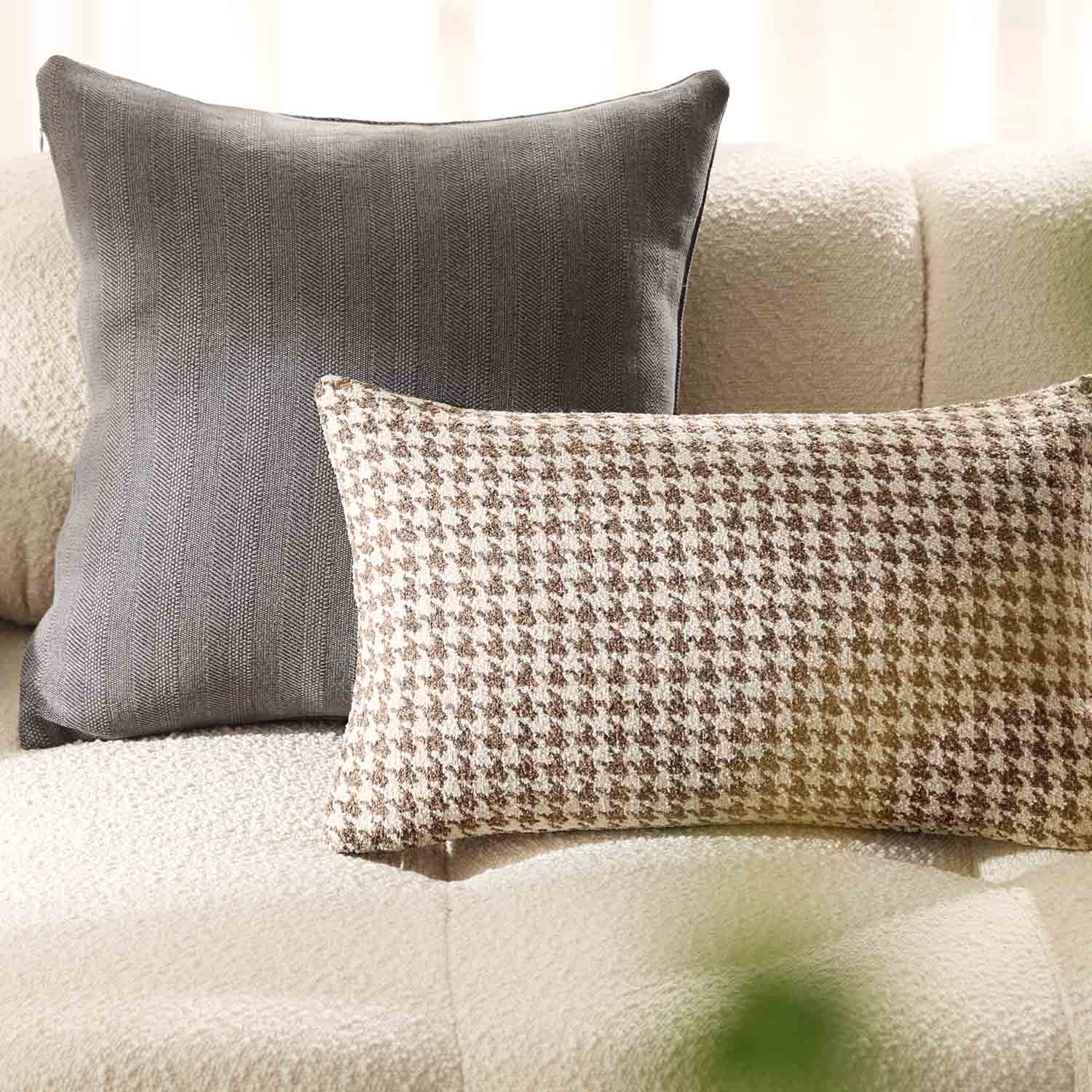 Parma Houndstooth Boucle Pillow Cover-